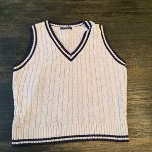 Women's Brandy Melville Pull Over Sweater Vest.